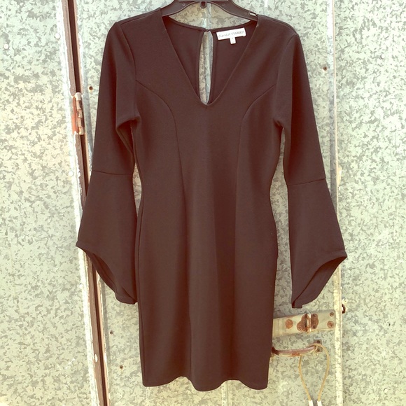 Dresses & Skirts - Black Evening dress